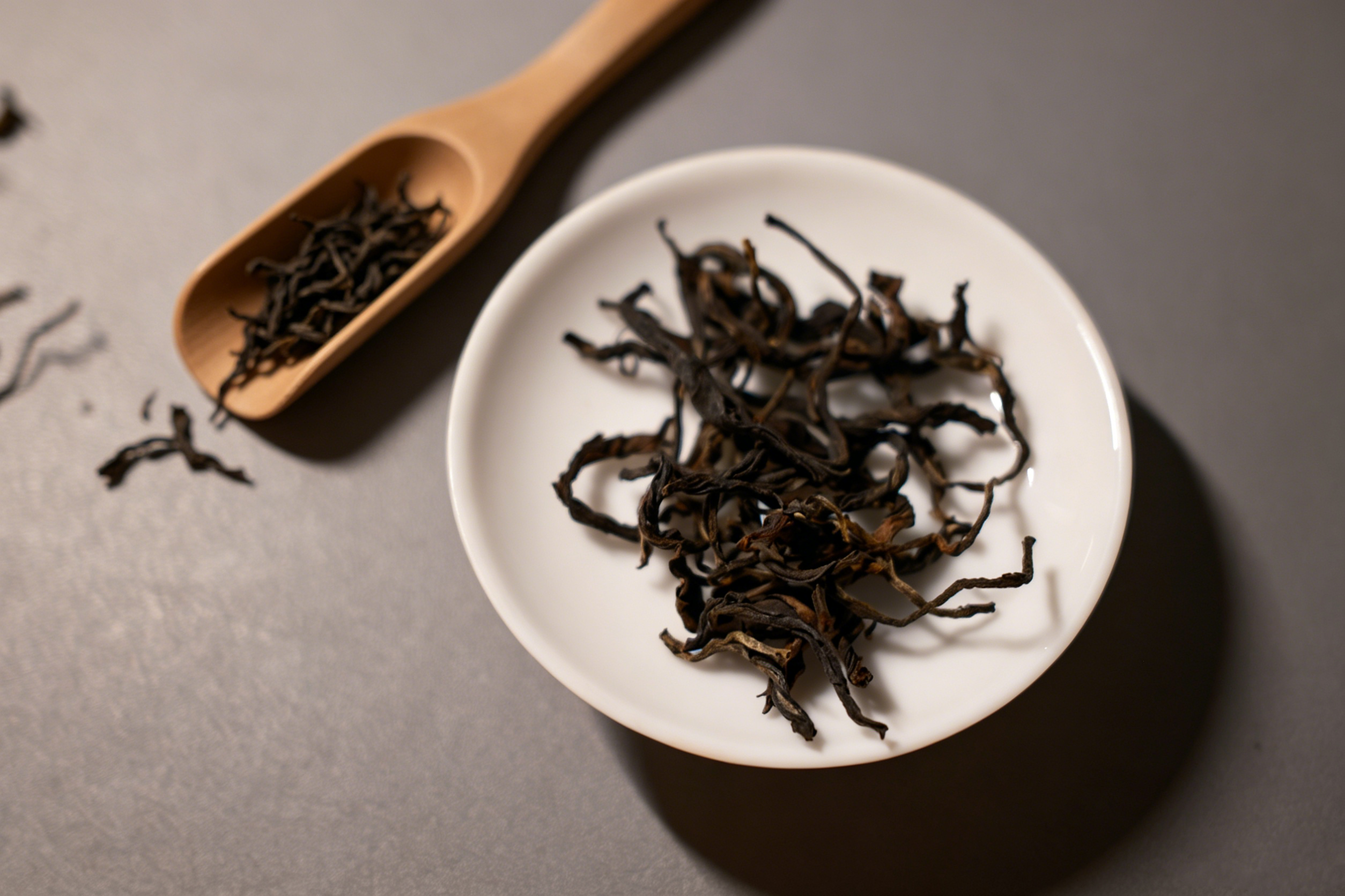 Lincang Wildness Ancient Tree Black Tea | Deep Amber Yunnan Tea | PureBrew Tea