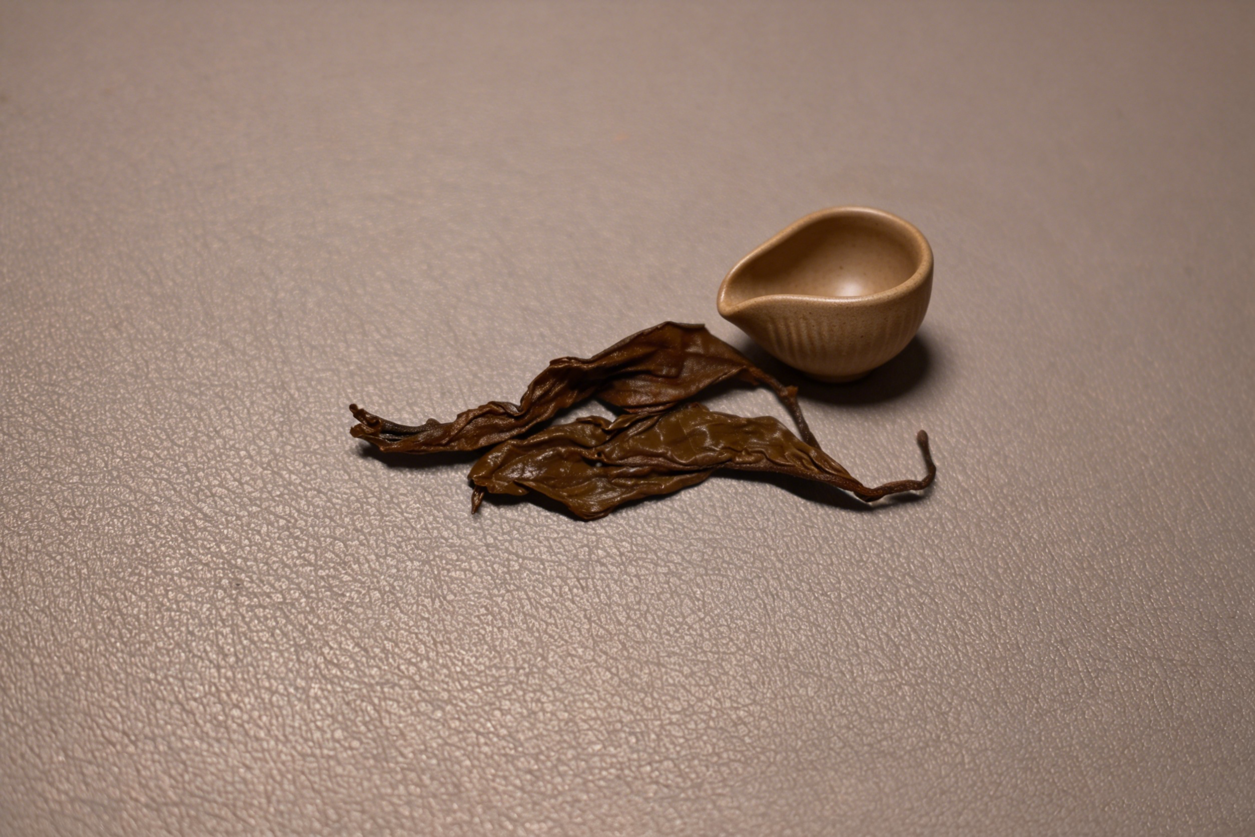Lincang Wildness Ancient Tree Black Tea | Deep Amber Yunnan Tea | PureBrew Tea
